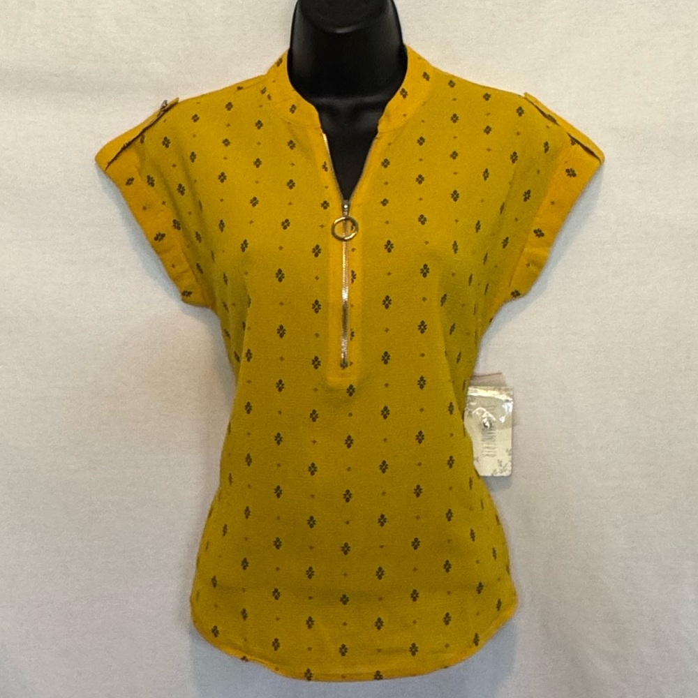 F-139 Sweet Wanderer NWT Yellow & Black Short Sleeve Pullover Blouse Size S